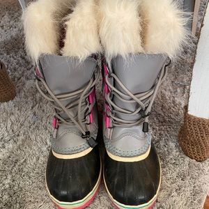 Sorel youth boots gray, black and pink with fur